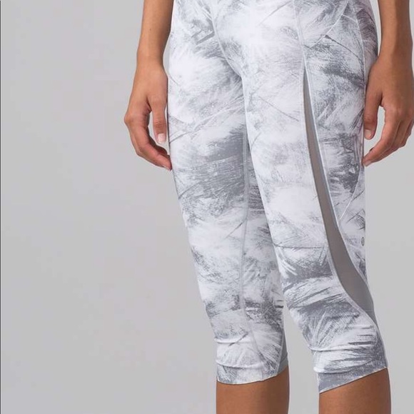 Lululemon Pace Perfect  17”  size 6 Luxtreme brushed grey & excellent condition - Picture 14 of 16